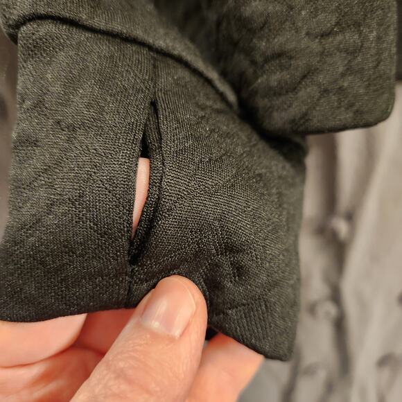 JUICY COUTURE SPORT Cropped Pullover Womens Medium M Black Textured Jacquard - Picture 10 of 11